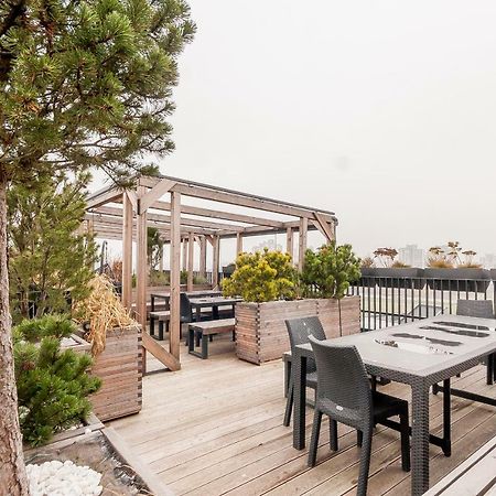 Apartments Vilnius 1 Near Center With A Roof Terrace And Parking Bagian luar foto